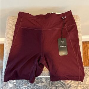 Allbirds Women's Wine Colored Natural Bike Short, Small